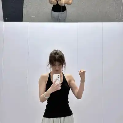 何磊